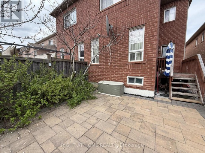 129 FOUR SEASONS CRESCENT, East Gwillimbury, Ontario, L9N0C2