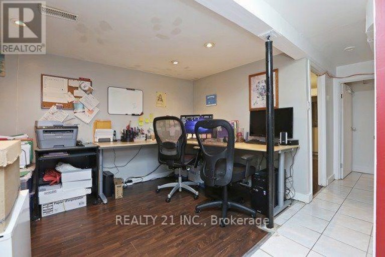 176 LINDEN AVENUE, Toronto (Kennedy Park), Ontario, M1K3H8