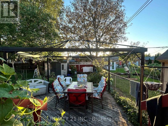 176 LINDEN AVENUE, Toronto (Kennedy Park), Ontario, M1K3H8