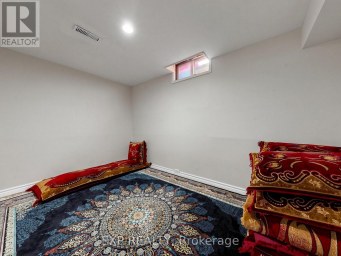 28 LONGFELLOW COURT Whitby (Pringle Creek) Ontario photo 32