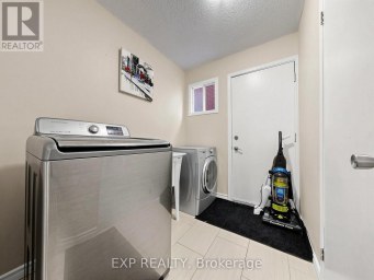 28 LONGFELLOW COURT Whitby (Pringle Creek) Ontario photo 34