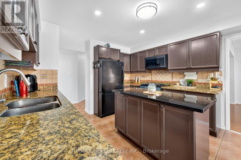19 BRIARDALE ROAD, Brampton (Fletcher's Meadow), Ontario, L7A1S4