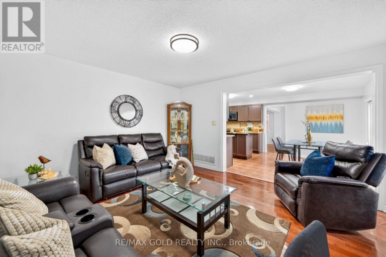 19 BRIARDALE ROAD, Brampton (Fletcher's Meadow), Ontario, L7A1S4