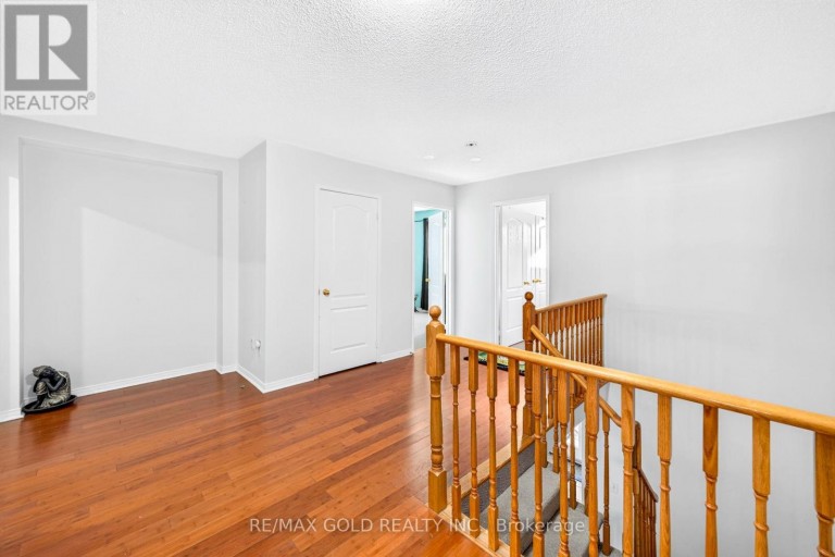 19 BRIARDALE ROAD, Brampton (Fletcher's Meadow), Ontario, L7A1S4