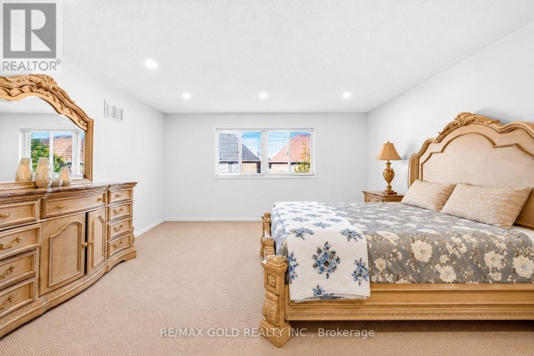 19 BRIARDALE ROAD, Brampton (Fletcher's Meadow), Ontario, L7A1S4