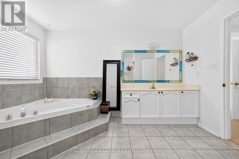 19 BRIARDALE ROAD, Brampton (Fletcher's Meadow), Ontario, L7A1S4