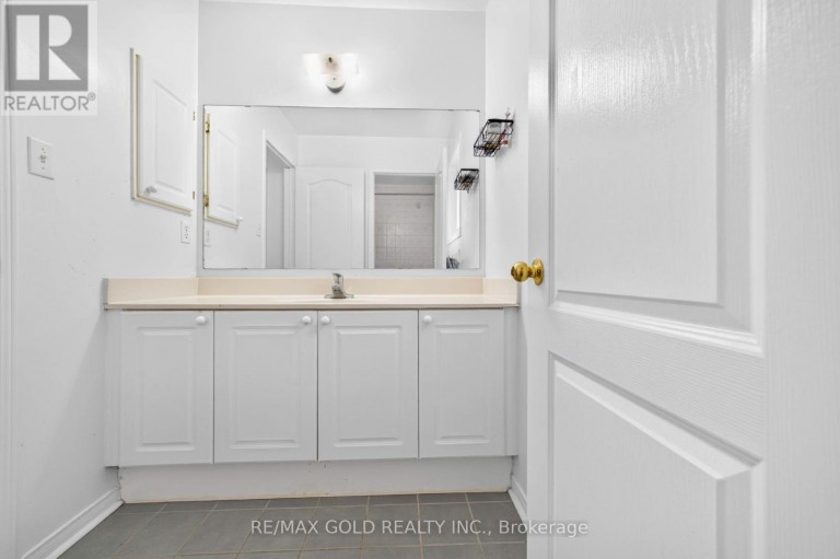 19 BRIARDALE ROAD, Brampton (Fletcher's Meadow), Ontario, L7A1S4