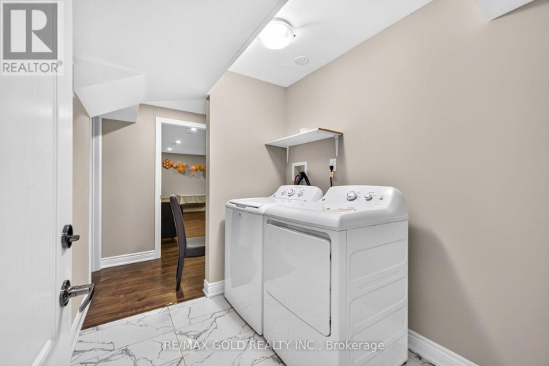 19 BRIARDALE ROAD, Brampton (Fletcher's Meadow), Ontario, L7A1S4