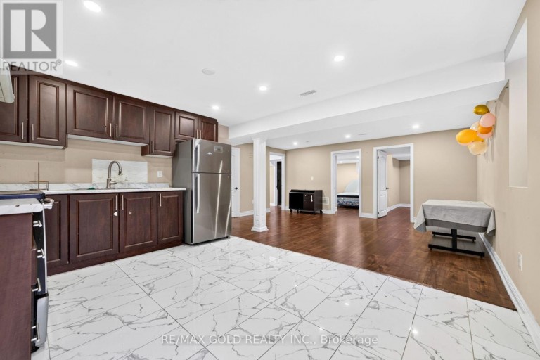 19 BRIARDALE ROAD, Brampton (Fletcher's Meadow), Ontario, L7A1S4