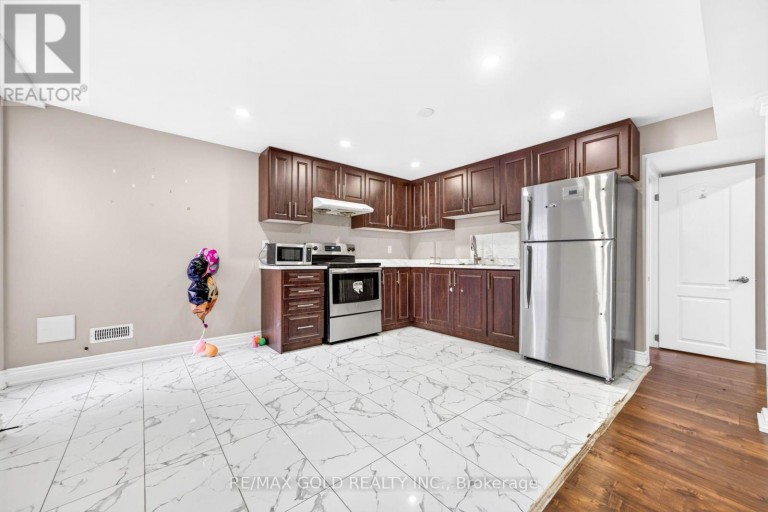19 BRIARDALE ROAD, Brampton (Fletcher's Meadow), Ontario, L7A1S4