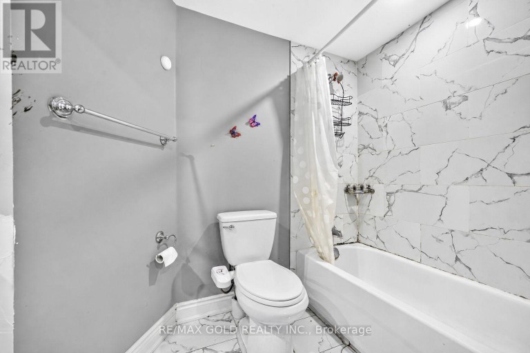 19 BRIARDALE ROAD, Brampton (Fletcher's Meadow), Ontario, L7A1S4