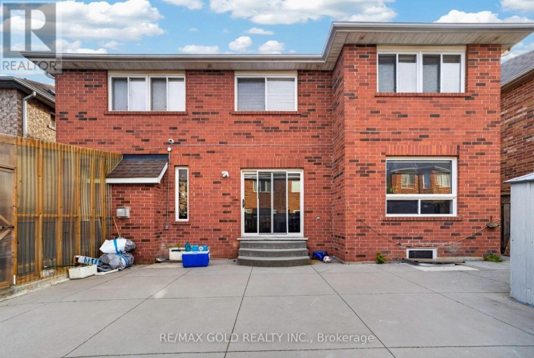19 BRIARDALE ROAD, Brampton (Fletcher's Meadow), Ontario, L7A1S4