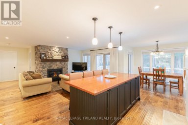 33 FOREST AVENUE South Huron (Stephen) Ontario photo 3