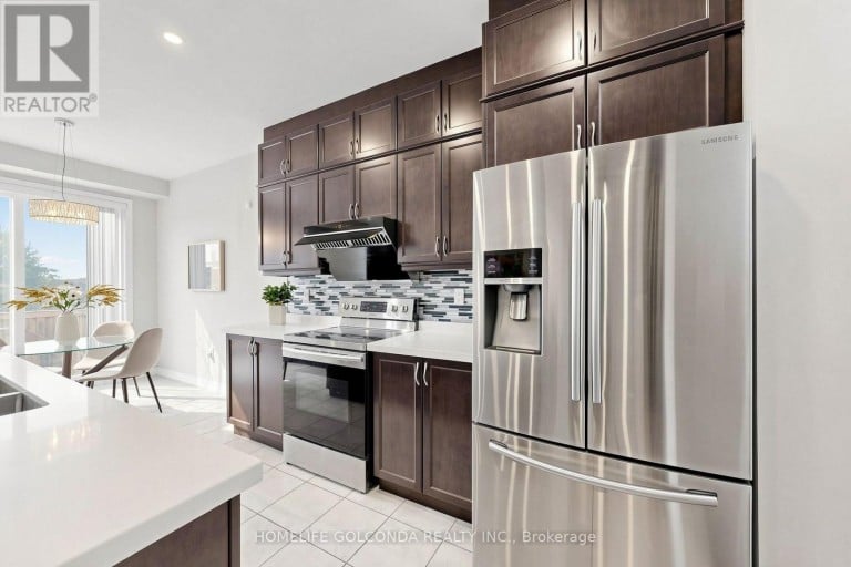 2716 SAPPHIRE DRIVE, Pickering, Ontario, L1X0G3