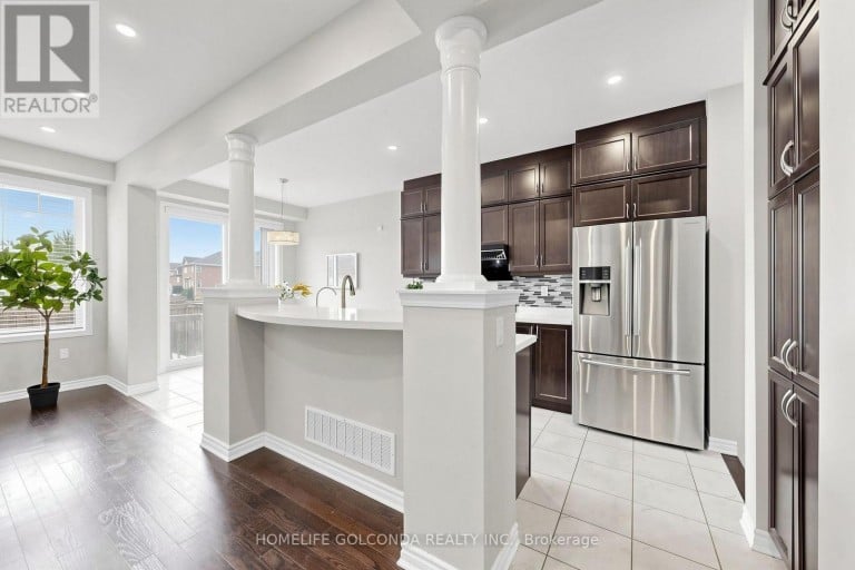2716 SAPPHIRE DRIVE, Pickering, Ontario, L1X0G3