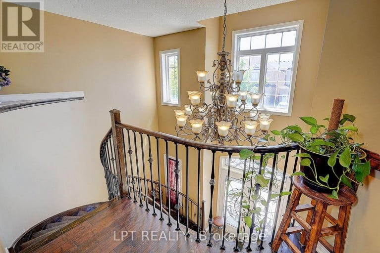 1168 MCTAVISH DRIVE, Newmarket (Stonehaven-Wyndham), Ontario, L3X0A7