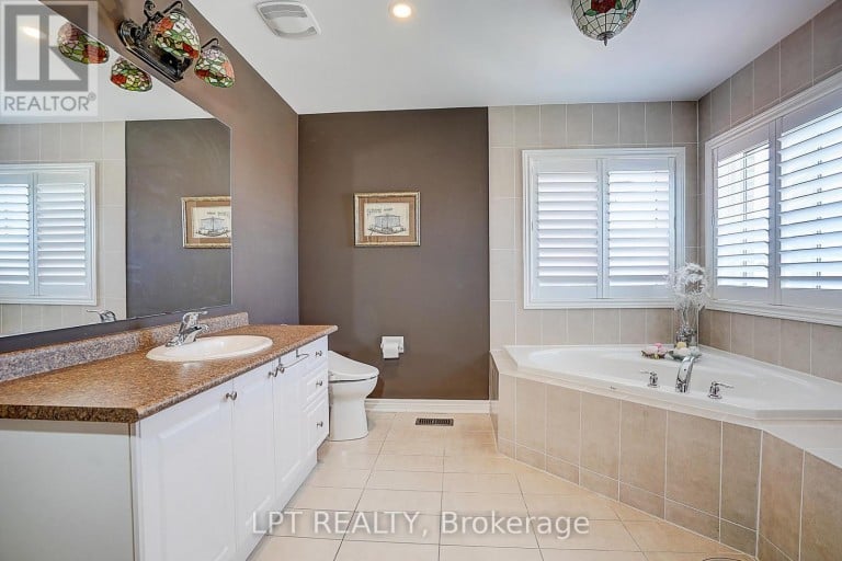 1168 MCTAVISH DRIVE, Newmarket (Stonehaven-Wyndham), Ontario, L3X0A7