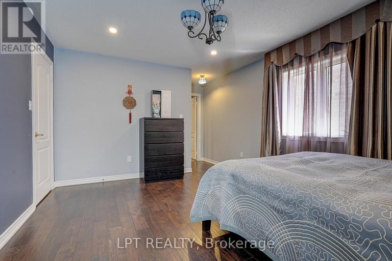 1168 MCTAVISH DRIVE, Newmarket (Stonehaven-Wyndham), Ontario, L3X0A7