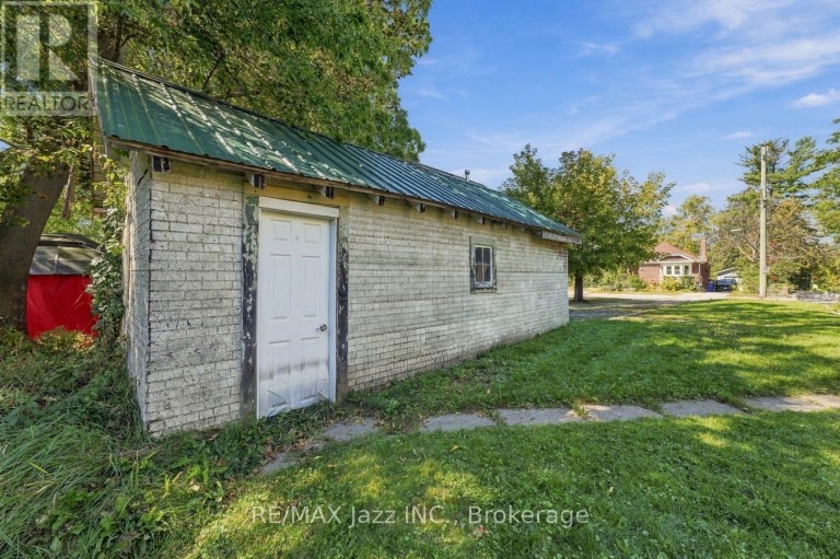 388 EAGLE STREET, Newmarket (Central Newmarket), Ontario, L3Y1K4
