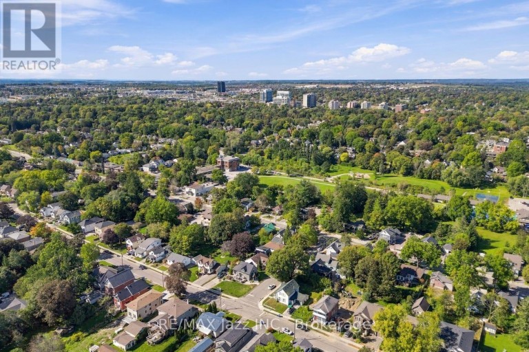 388 EAGLE STREET, Newmarket (Central Newmarket), Ontario, L3Y1K4