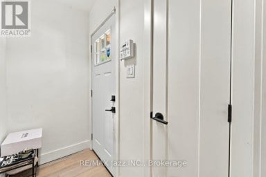 388 EAGLE STREET Newmarket (Central Newmarket) Ontario photo 4