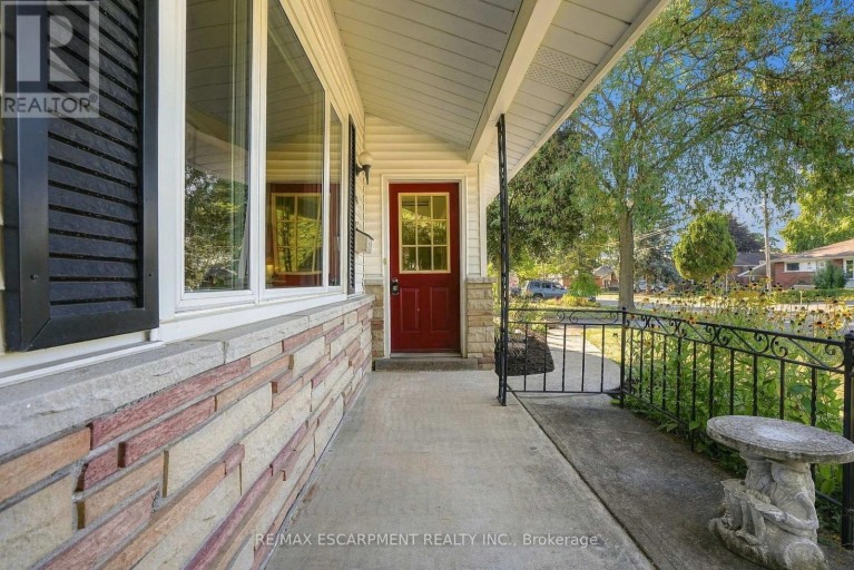 1267 DUNBAR ROAD, Burlington (Mountainside), Ontario, L7P2K1