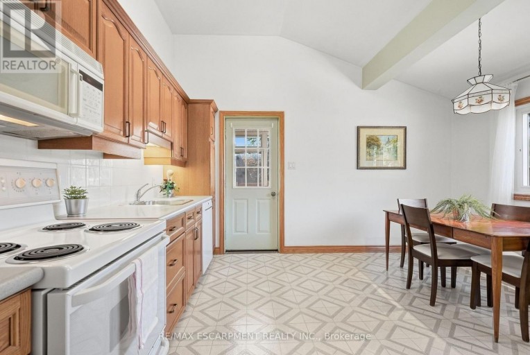 1267 DUNBAR ROAD, Burlington (Mountainside), Ontario, L7P2K1