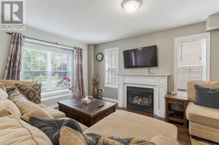 247 BOWEN DRIVE, Peterborough (Northcrest Ward 5), Ontario, K9H0B8