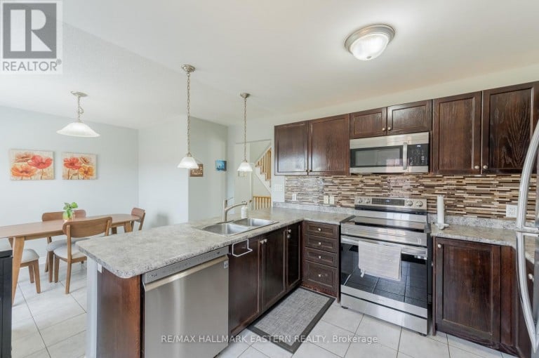 247 BOWEN DRIVE, Peterborough (Northcrest Ward 5), Ontario, K9H0B8