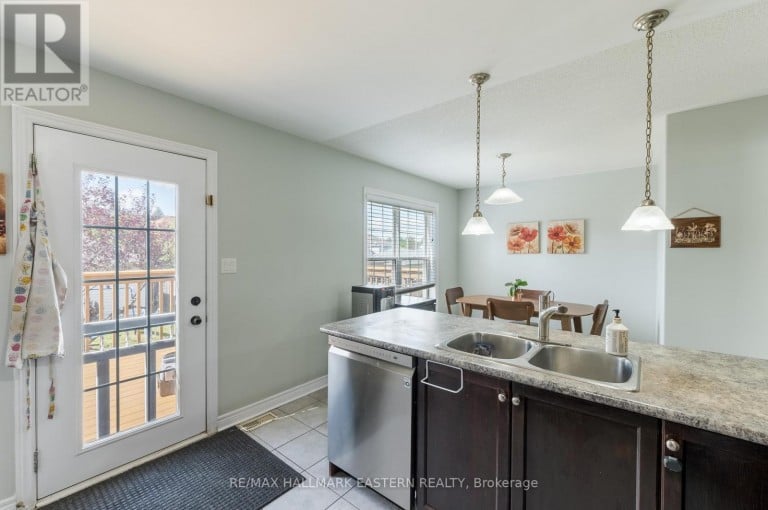 247 BOWEN DRIVE, Peterborough (Northcrest Ward 5), Ontario, K9H0B8