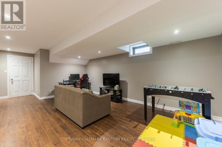 247 BOWEN DRIVE, Peterborough (Northcrest Ward 5), Ontario, K9H0B8