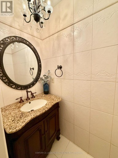 492 PALMTREE CRESCENT, Oshawa (Eastdale), Ontario, L1K2H3