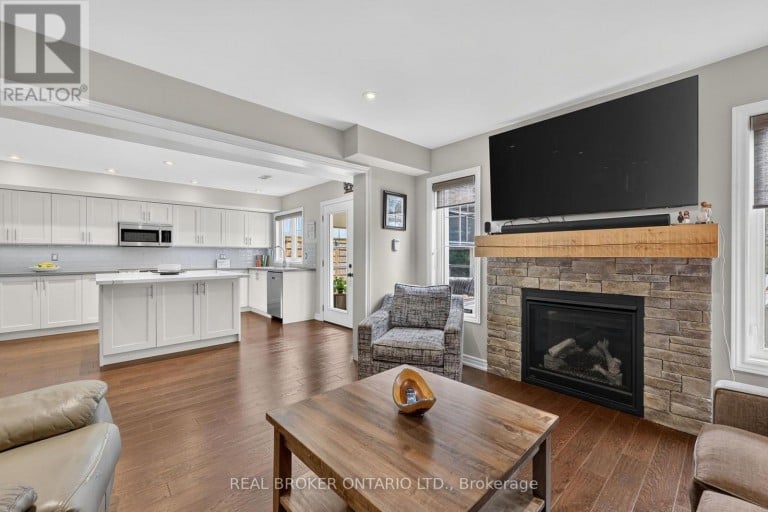 30 MASTERS CRESCENT, Georgian Bay (Baxter), Ontario, L0K1S0