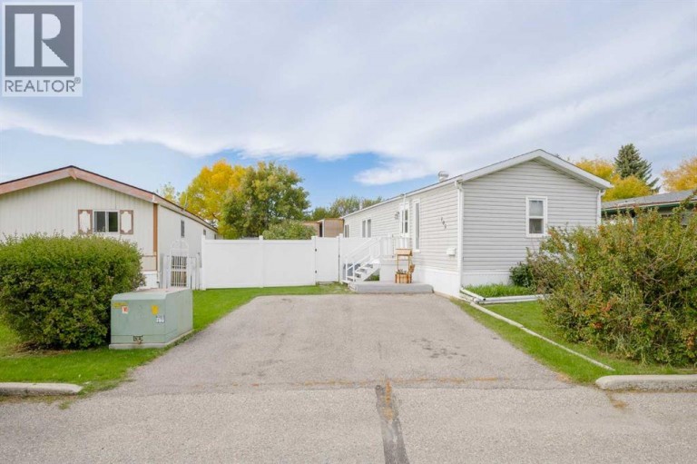 105 Heritage Drive, Okotoks, Alberta, T1S1M4
