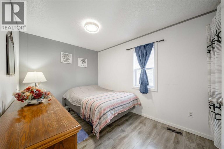 105 Heritage Drive, Okotoks, Alberta, T1S1M4
