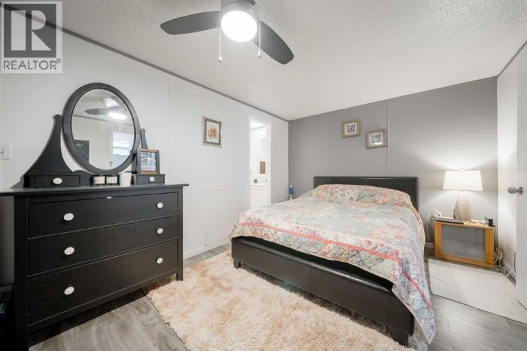105 Heritage Drive, Okotoks, Alberta, T1S1M4