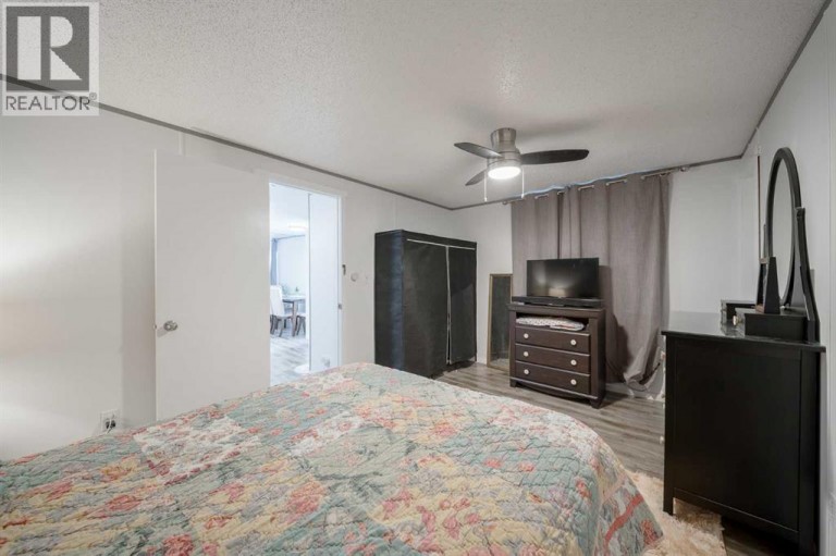 105 Heritage Drive, Okotoks, Alberta, T1S1M4
