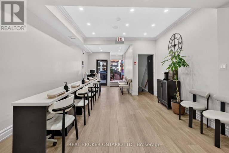 803 DUNDAS STREET W, Toronto (Trinity-Bellwoods), Ontario, M6J1V2