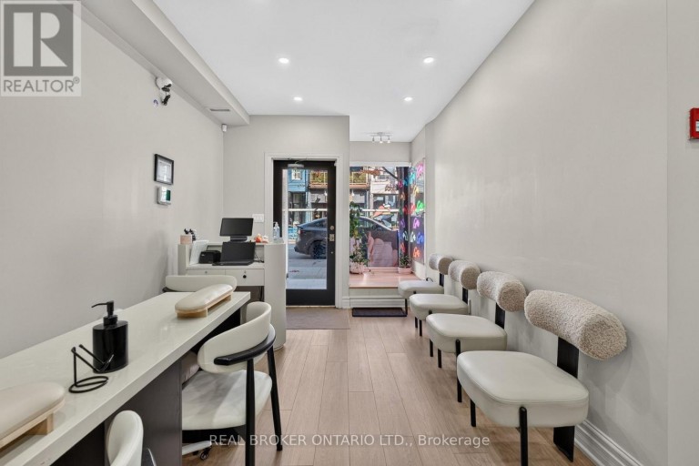 803 DUNDAS STREET W, Toronto (Trinity-Bellwoods), Ontario, M6J1V2
