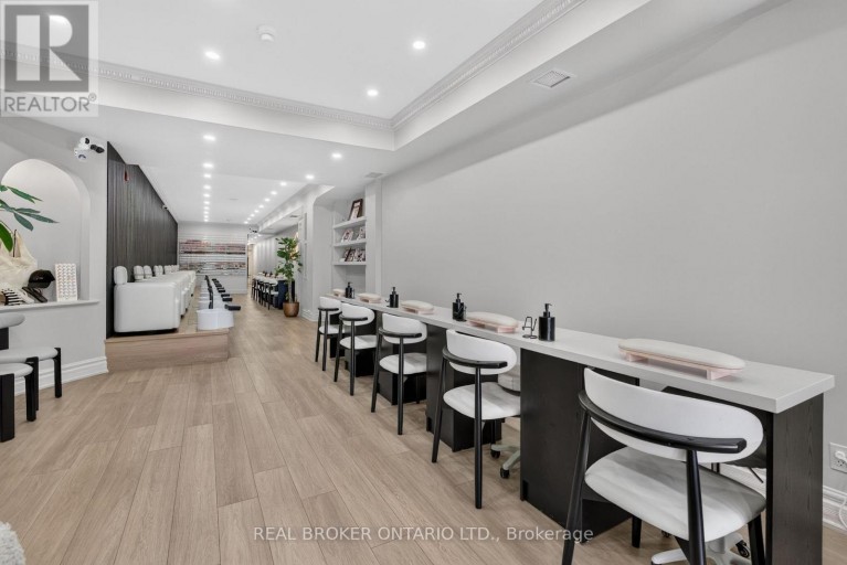 803 DUNDAS STREET W, Toronto (Trinity-Bellwoods), Ontario, M6J1V2