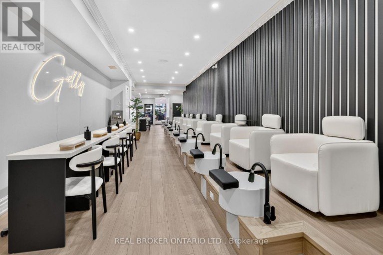 803 DUNDAS STREET W, Toronto (Trinity-Bellwoods), Ontario, M6J1V2