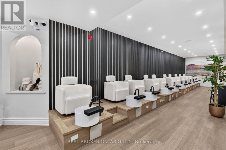803 DUNDAS STREET W, Toronto (Trinity-Bellwoods), Ontario, M6J1V2