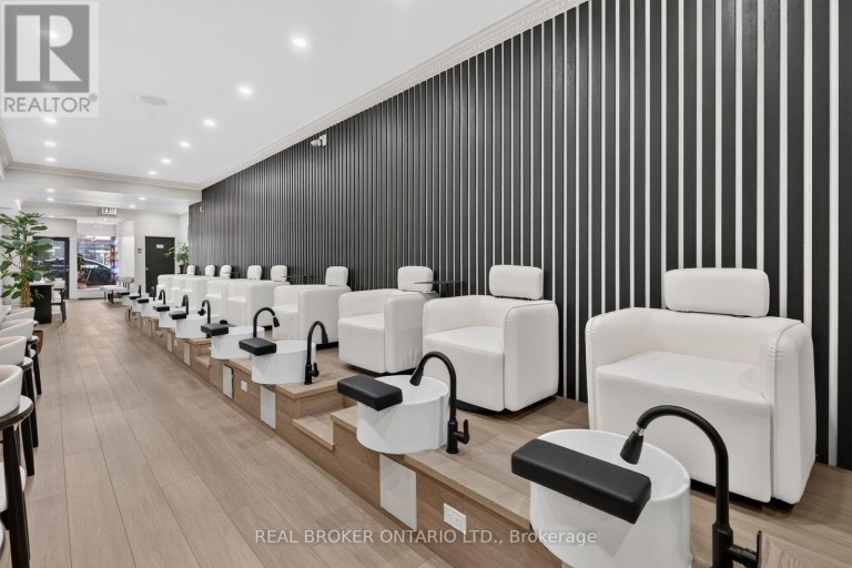 803 DUNDAS STREET W, Toronto (Trinity-Bellwoods), Ontario, M6J1V2