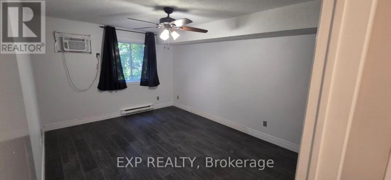 220 - 725 DEVERON CRESCENT, London South (South T), Ontario, N5Z4X3
