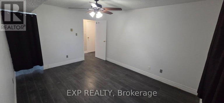 220 - 725 DEVERON CRESCENT, London South (South T), Ontario, N5Z4X3