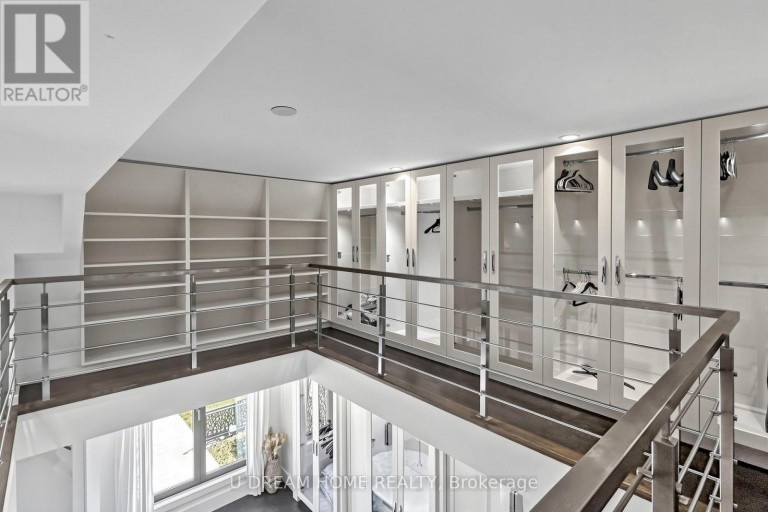 49 NORDEN CRESCENT, Toronto (Banbury-Don Mills), Ontario, M3B1B7