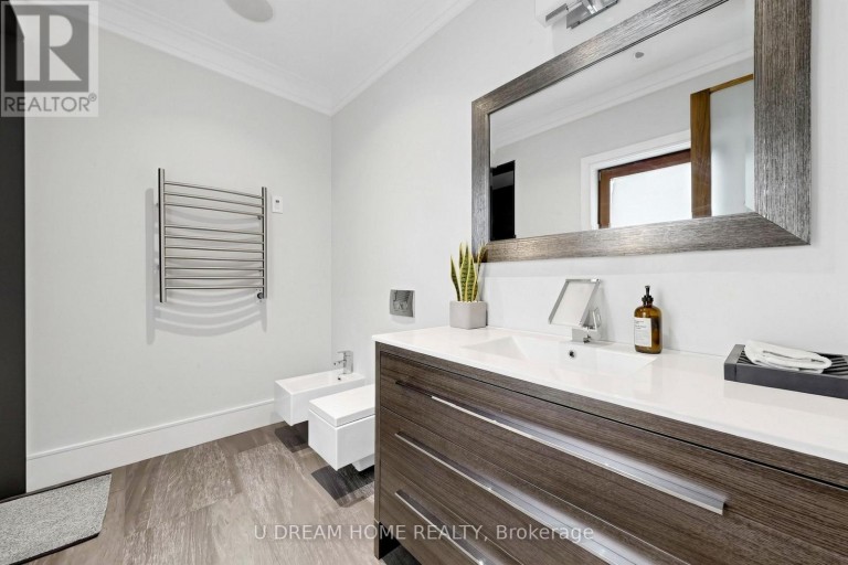 49 NORDEN CRESCENT, Toronto (Banbury-Don Mills), Ontario, M3B1B7