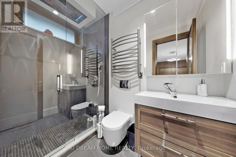 49 NORDEN CRESCENT, Toronto (Banbury-Don Mills), Ontario, M3B1B7