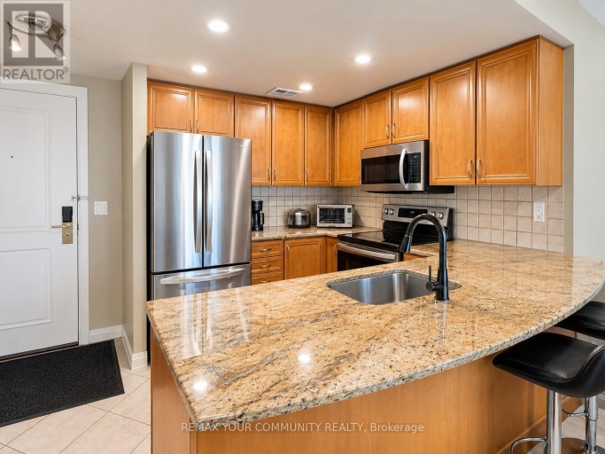 619 - 2737 KEELE STREET, Toronto (Downsview-Roding-CFB), Ontario, M3M2E9