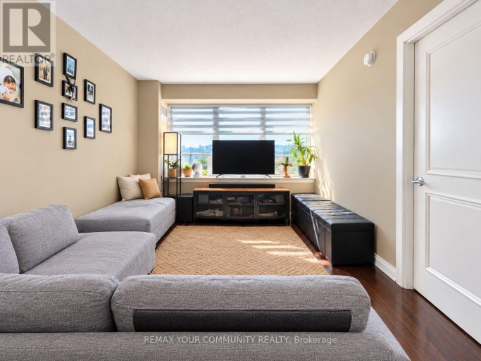 619 - 2737 KEELE STREET, Toronto (Downsview-Roding-CFB), Ontario, M3M2E9